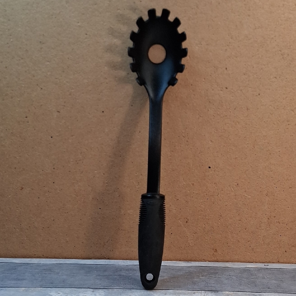 OXO Good Grips Spaghetti Server, Nylon and Silicone, Black 14 Inch